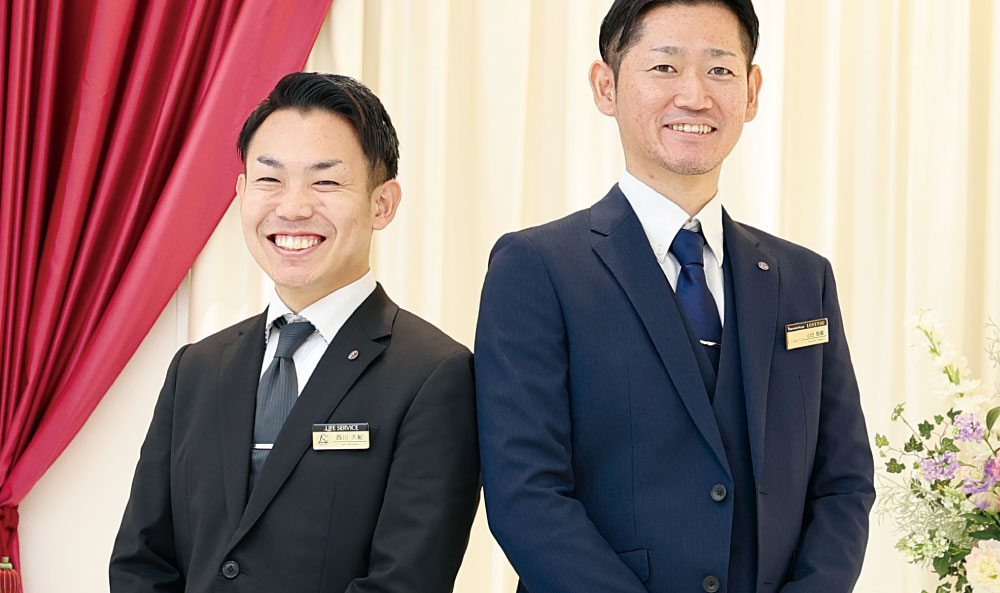 葬祭施行部  こすもすはまおか  サブリーダー 2018年入社　法学部 法律学科卒 葬祭施行部  ラビュー静岡葵区  エリア長(課長) 2013年入社　経営情報学部 経営情報学科卒